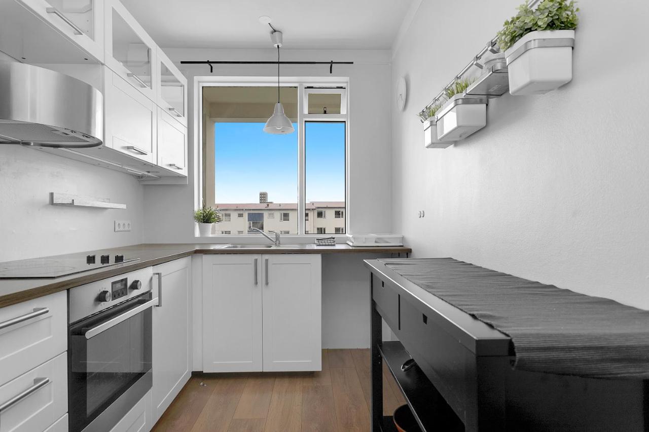 Bright 1br With A View Appartamento